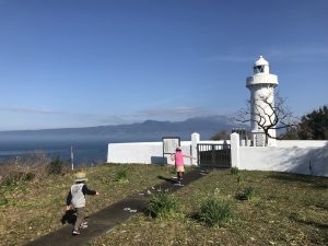 11月3日は「猫の島」の灯台で楽しもう【熊本県天草市　湯島灯台】