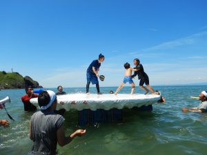 「海上すもう大会」も実施！周遊バスで灯台へ行こう【新潟県新潟市　角田岬灯台】