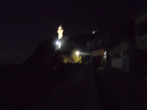新しい年を白亜の「恋する灯台」ライトアップと共に【三重県志摩市　大王埼灯台】