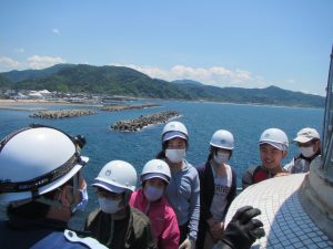 灯台を利用した地元の活性化を考える。灯台で小学生体験授業【山形県鶴岡市　鼠ヶ関灯台】