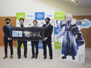 「燈の守り人 鴎島灯台」は、にしんそばが大好物！キャラクター紹介&贈呈式レポート【北海道江差町　鴎島灯台】