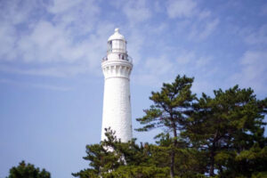 てっぺんより望む～人気作家がつづる灯台巡り紀行～【島根県出雲市 出雲日御碕灯台】