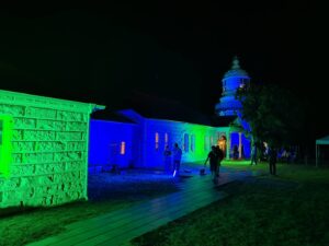山陰最古の石造灯台で、岬のサンセットアワーとライトアップを鑑賞【松江市美保関町 美保関灯台】