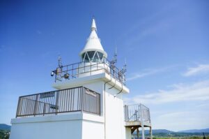 歌が彩る歴史と絶景～人気作家がつづる灯台巡り紀行～【北海道江差町 鴎島灯台】