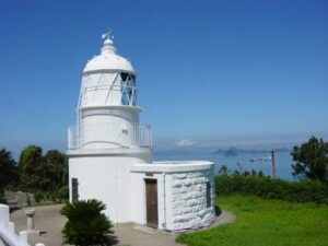 建造当時の姿を残す旧官舎と灯台の魅力を語り、未来を考えるイベントを開きました【愛媛県松山市　釣島灯台】