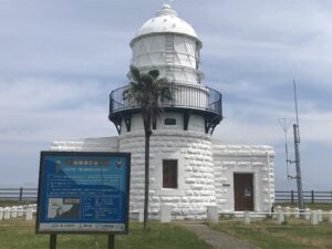 能登半島地震で被災した禄剛埼灯台（通称 狼煙の灯台）から「復興ののろし」が上がります